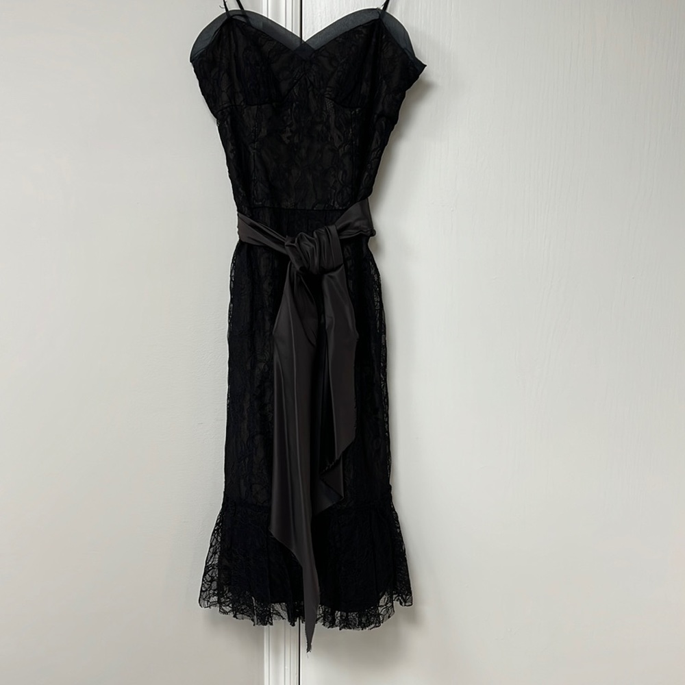 Vera Wang - Black Strapless lace midi dress (size 4)